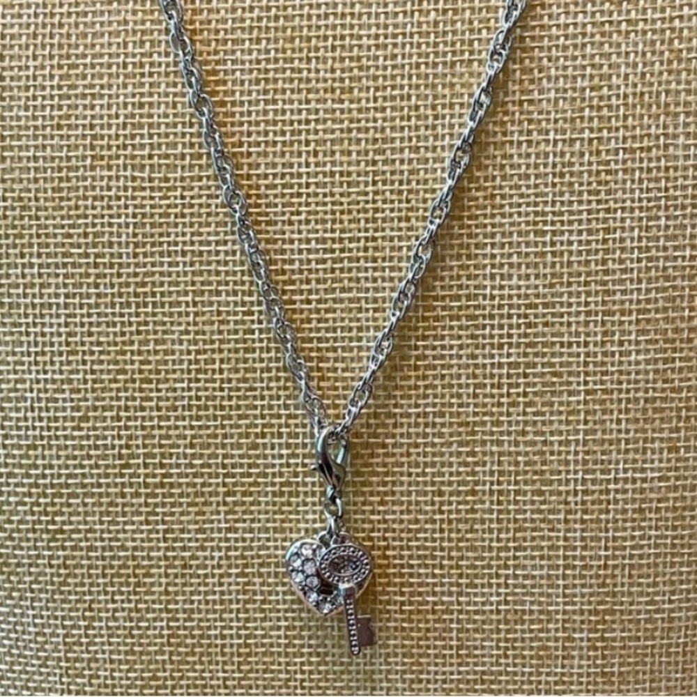 NWT GUESS Silver Heart Lock & Key Necklace 25” length